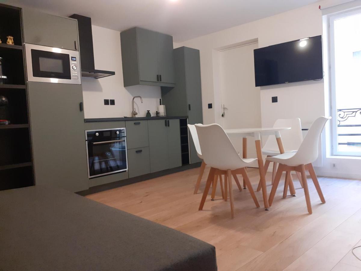 Saint-Germain-En-Laye: Grand Studio En Centre Ville A 2 Minutes Du Rer מראה חיצוני תמונה