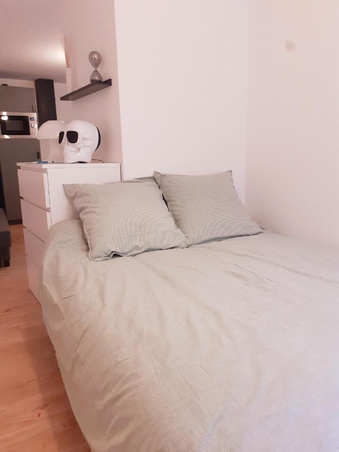 Saint-Germain-En-Laye: Grand Studio En Centre Ville A 2 Minutes Du Rer מראה חיצוני תמונה